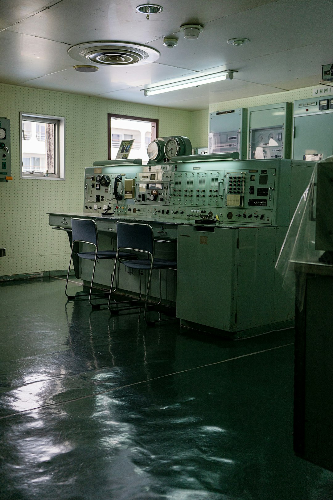 Врач работает с пациентом